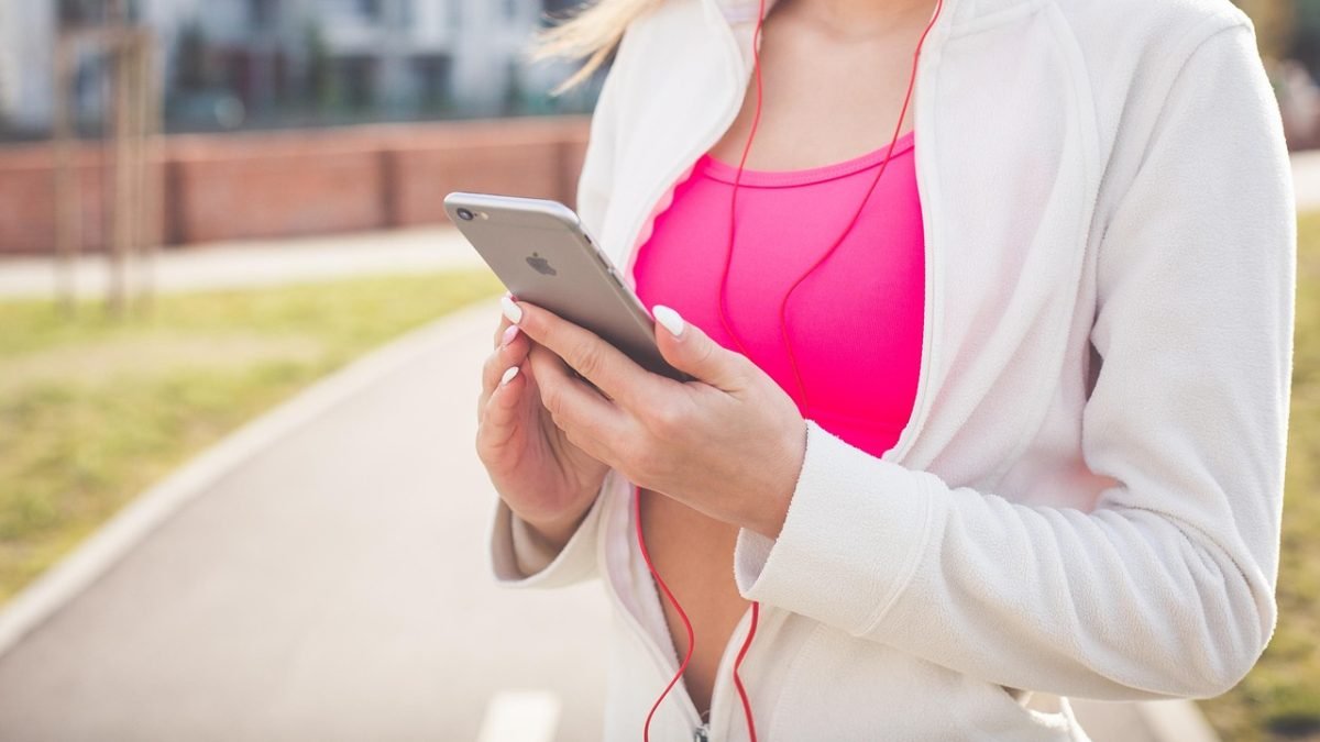woman, music, fit, fitness, technology, phone, smartphone, iphone, wellness, exercise, adult, body, casual, girl, hands, leisure, outdoors, sports, workout, young, music, fitness, fitness, phone, phone, smartphone, iphone, iphone, iphone, iphone, iphone, exercise